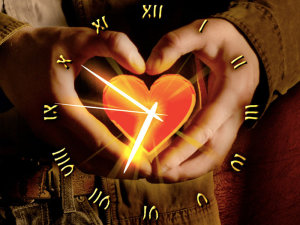 love-heart-clock-800